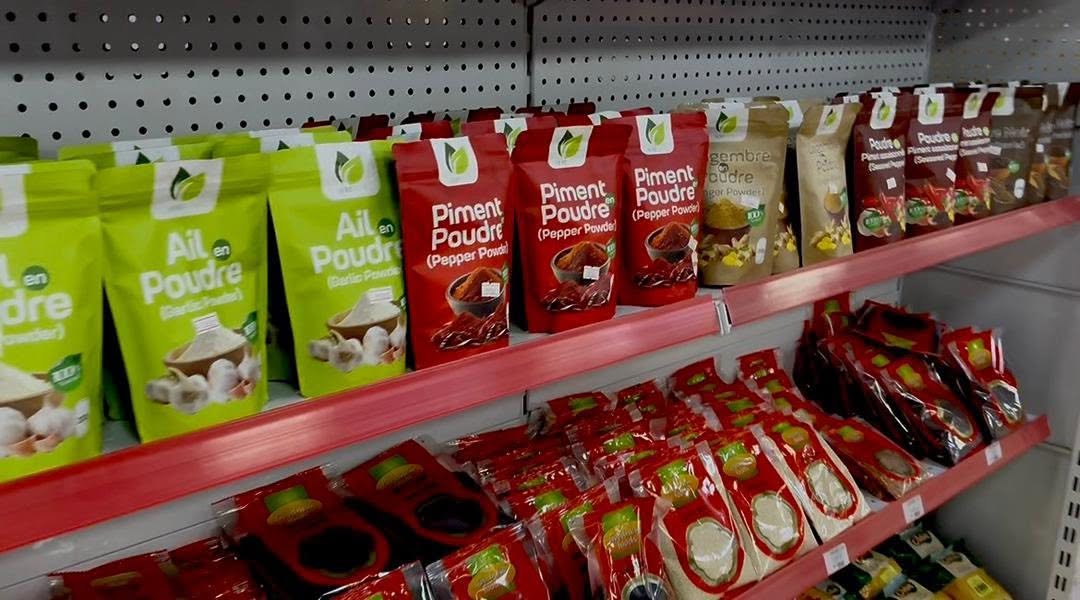 Épices et poudres transformées en rayon